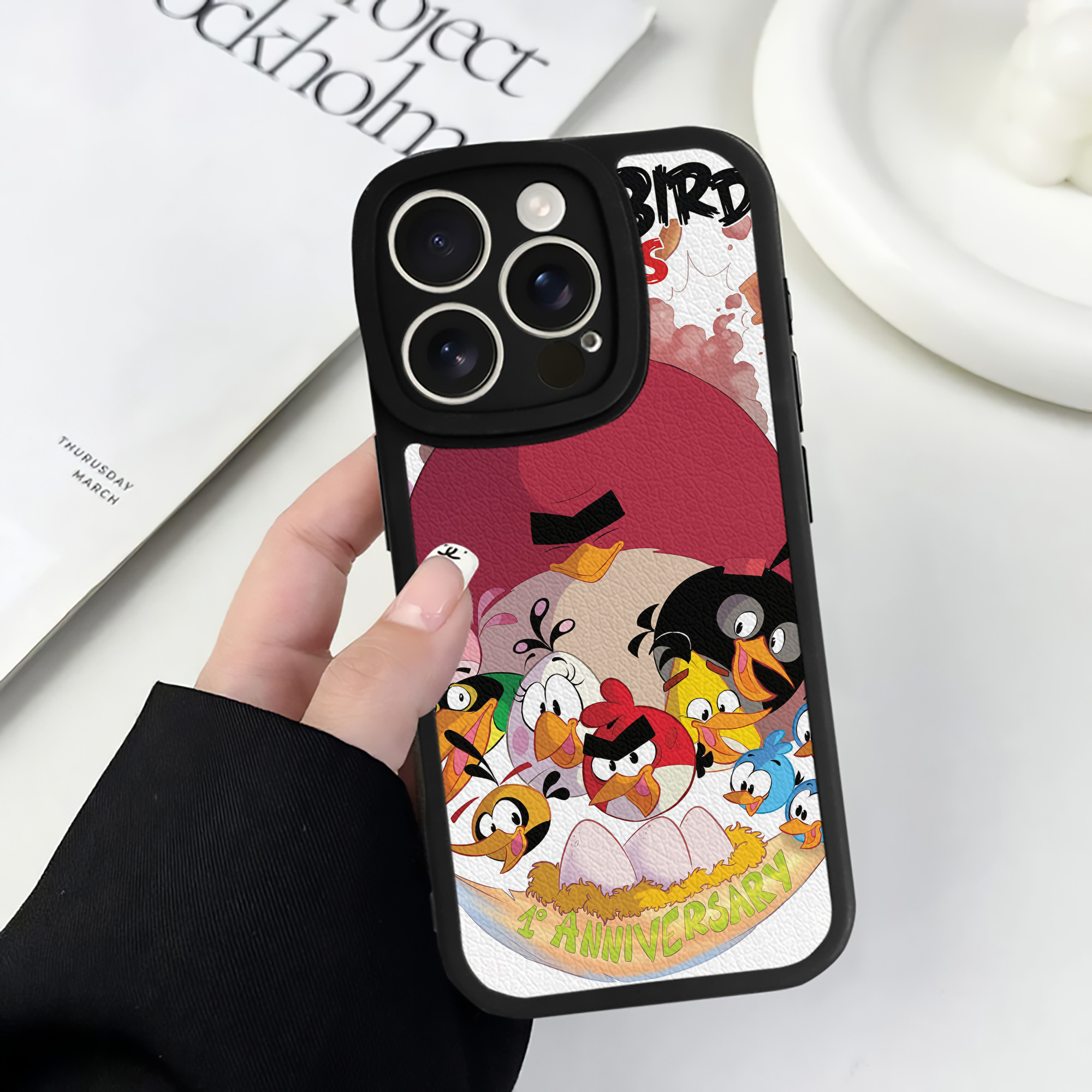 （画像用） Angry Birds アングリーバード 【iPhone 16シリーズ対応】シリコンスマホケース（レザー調） 材質：シリコン